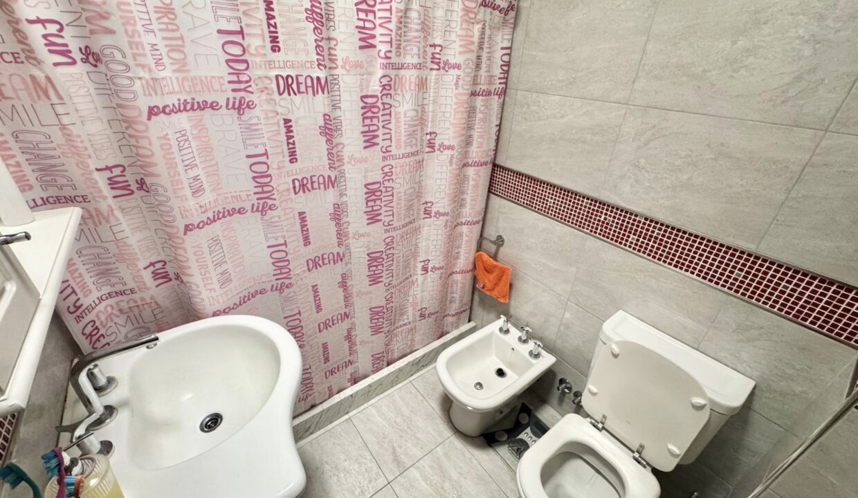 thumbnail_d478db78-2dea-49aa-8203-71c842622d57