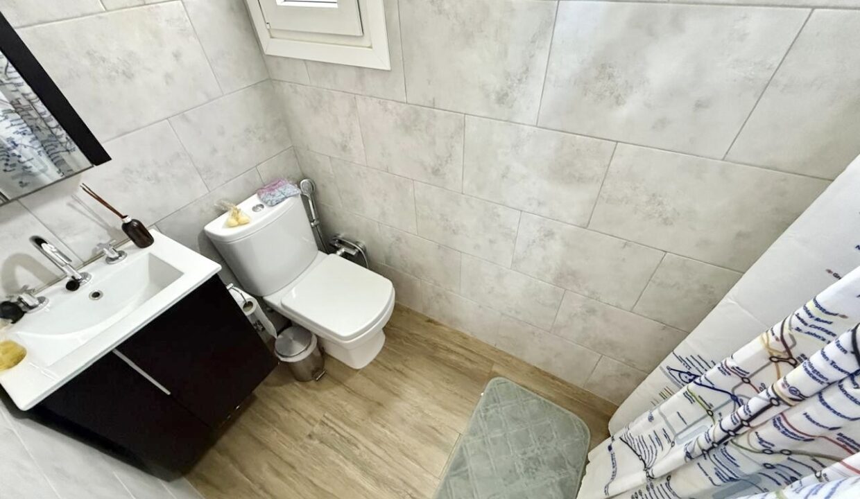 thumbnail_351590c5-c0d8-4cbd-9f64-bccb1c282c13