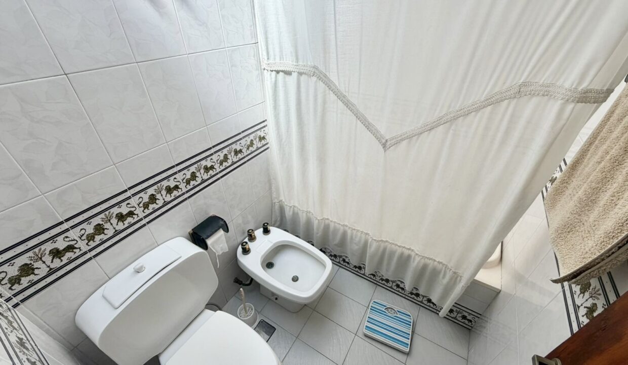 thumbnail_236d8095-c553-4c85-a75e-6542c487b7dc