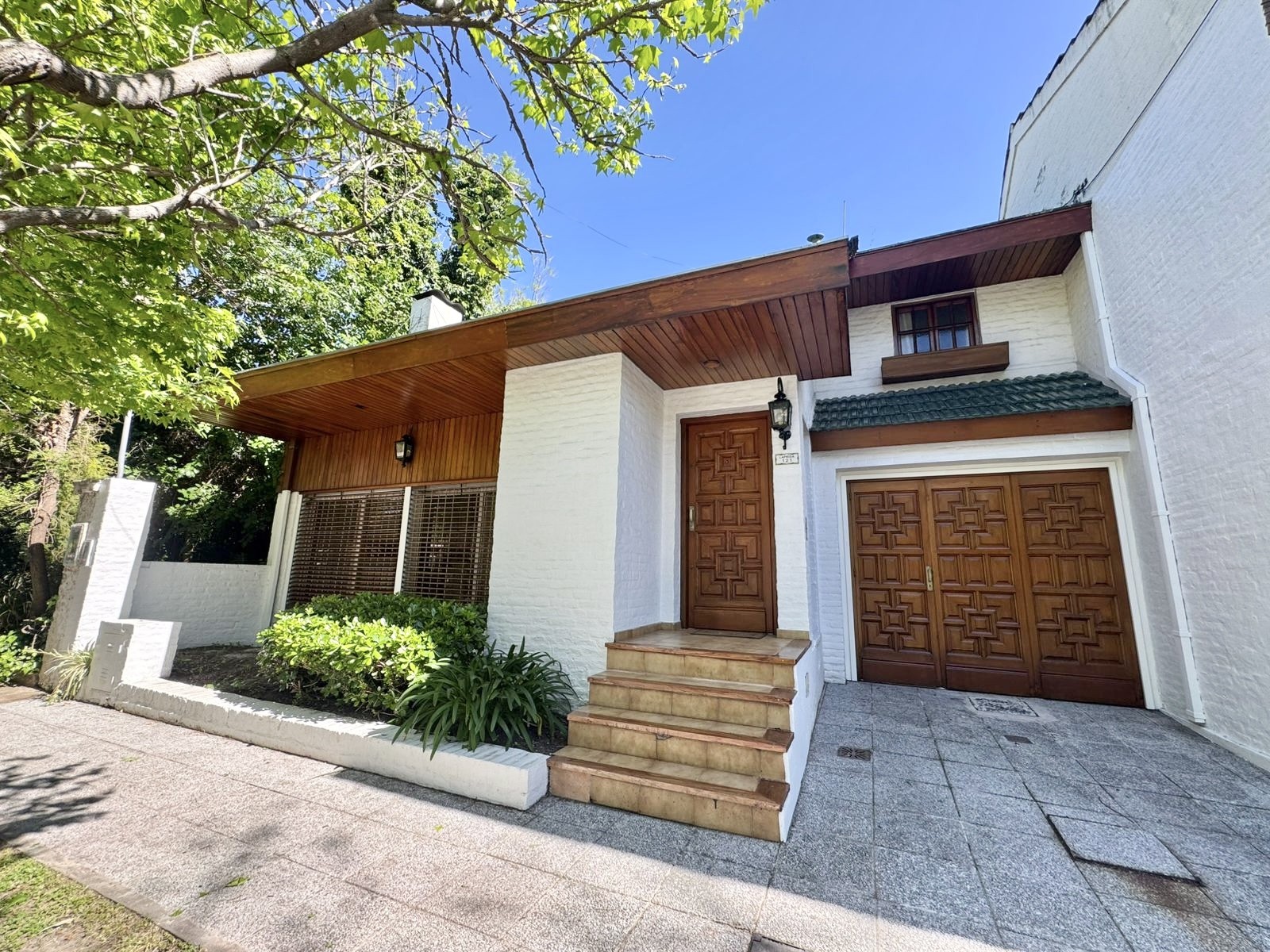 LAPRIDA 121 – CHALET 4 AMBIENTES – ITUZAINGÓ NORTE