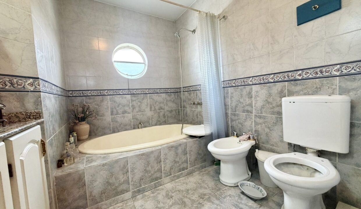 thumbnail_b5b94a9b-b243-4f2a-94e1-3a2681e4069a