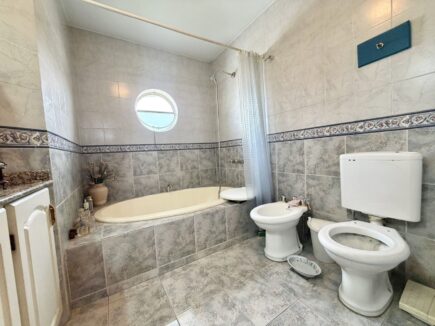 thumbnail_b5b94a9b-b243-4f2a-94e1-3a2681e4069a