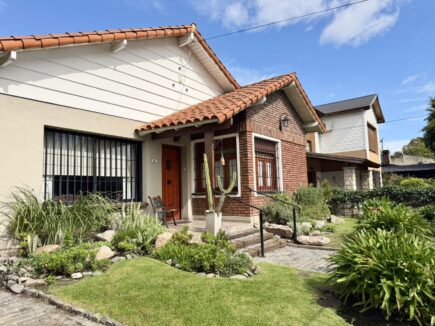 b27a9de8-1cff-42a5-bed1-fc832276a429